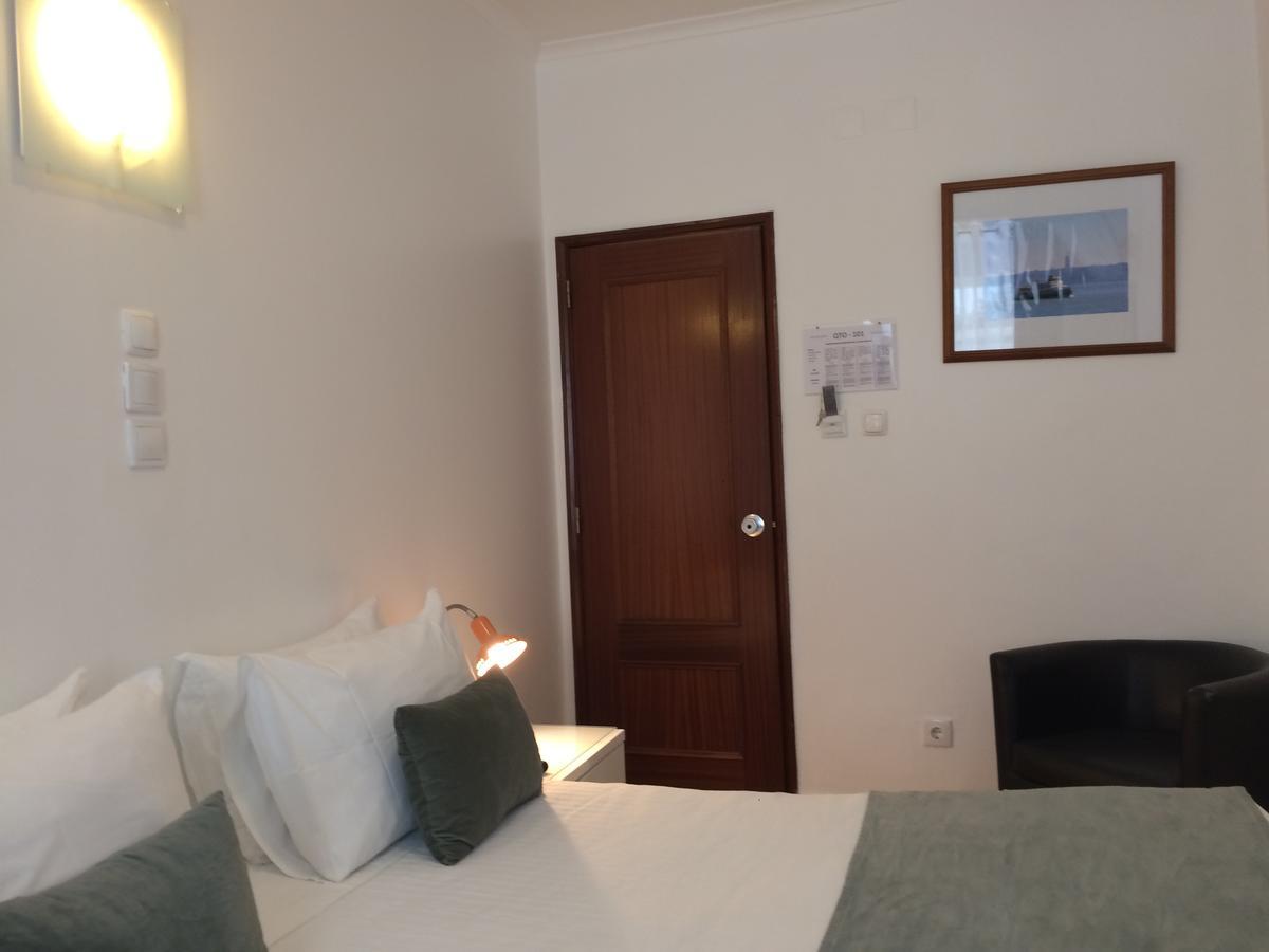 Small Double Room,645619056:JPEG